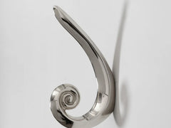 Noelle Hook, Titanium