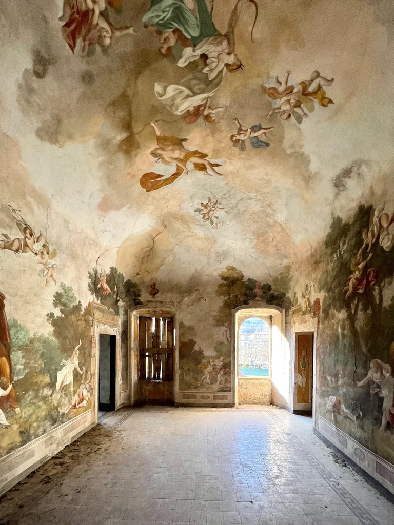Abandoned Italian Palaces