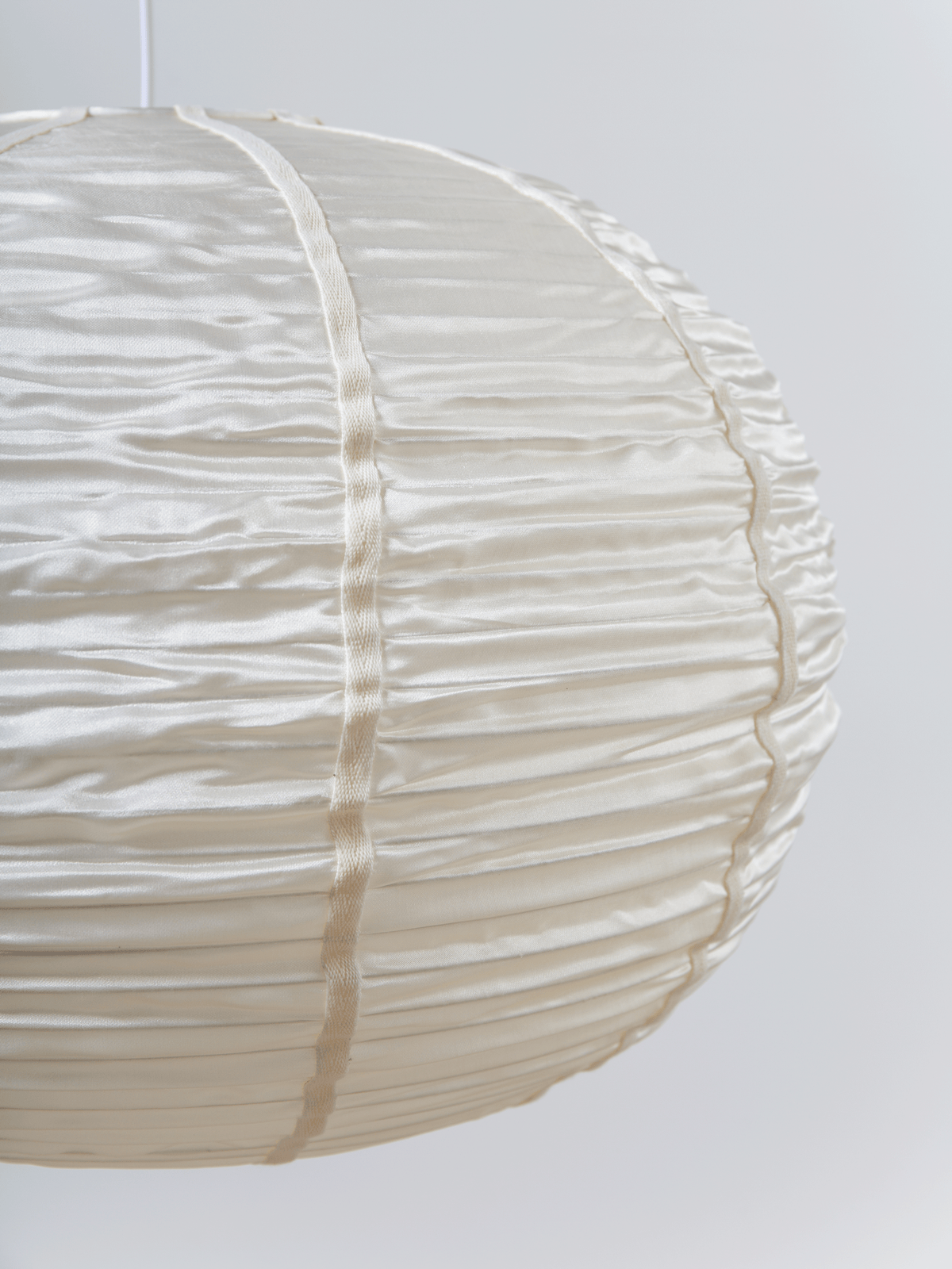 Round Folding Silk Pendant Offwhite, Small