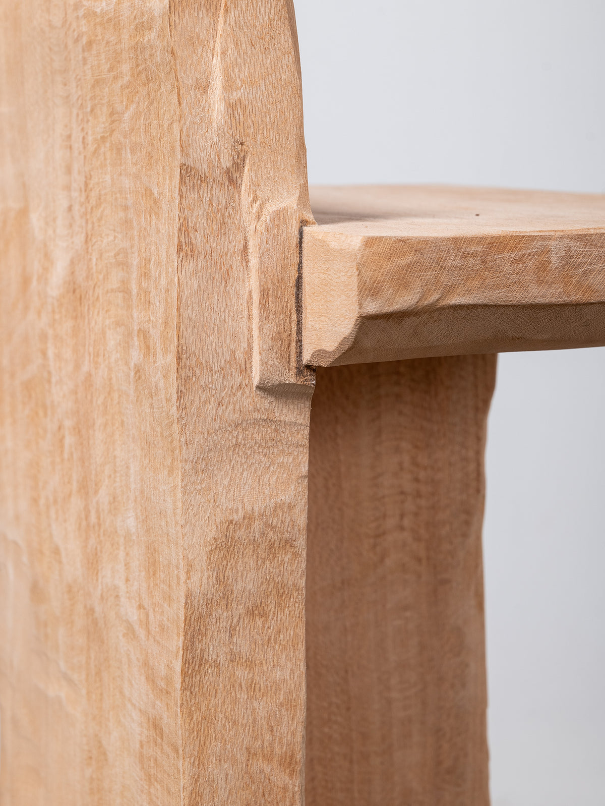 'Teres' Plinth