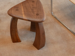 Arc De Stool 37 - Walnut