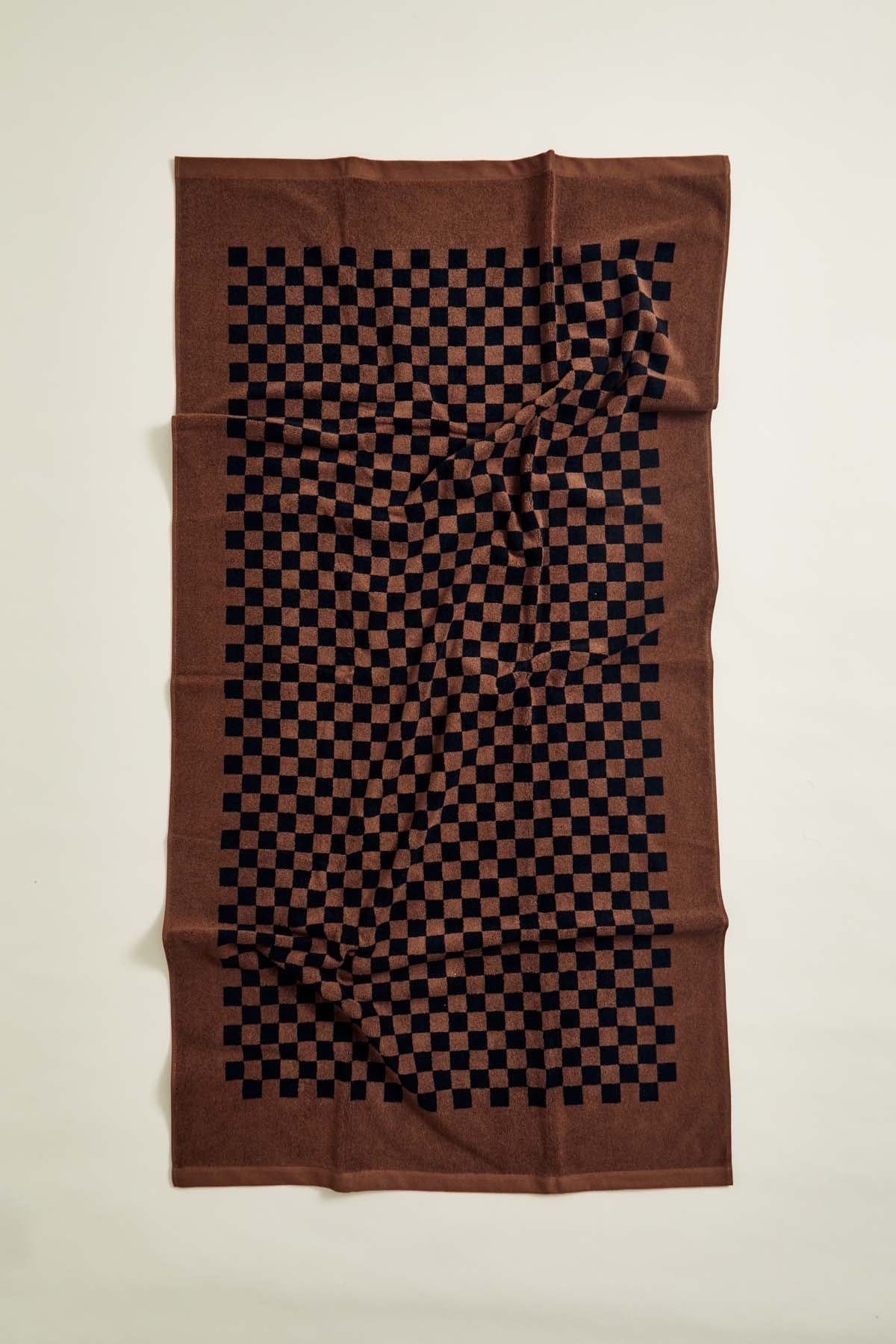 Roman Organic Cotton Pool Towel in Tabac and Noir