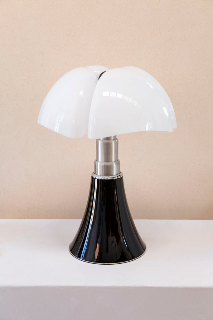 GLOSSY BLACK