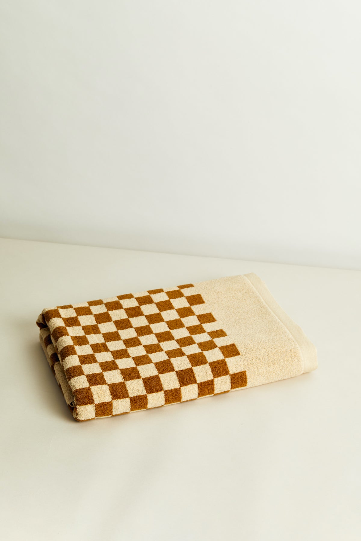Roman Organic Cotton Pool Towel in Cedar and Sand